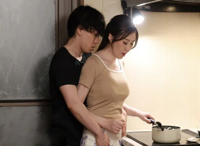 Người phụ nữ trong nhà địt nhau với con chồng