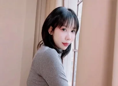 Cô gái thích chịch tới thuê nhà rồi chén nhau với chủ