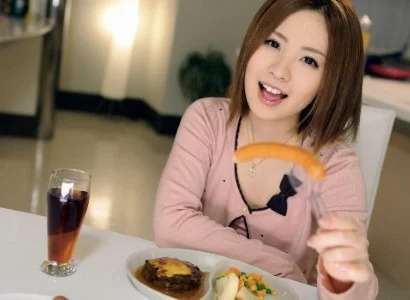 Bạn trai ăn bữa tối xong rồi nện em
